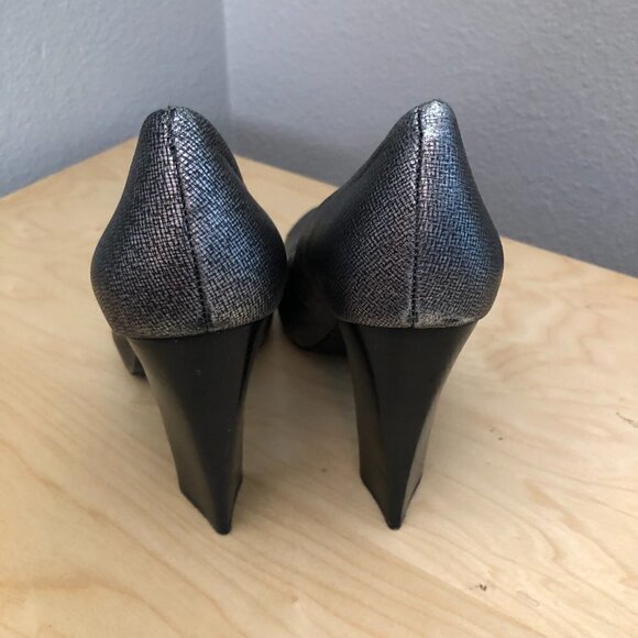 Calvin Klein Elita Pointed Toe Platform Pump - Picture 5 of 12